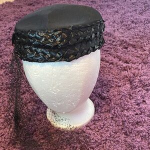Elegant Black Women's Hat with Veil